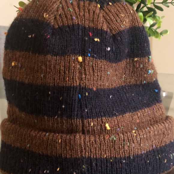 Never used  UNISEX Supreme beanie main image 2
